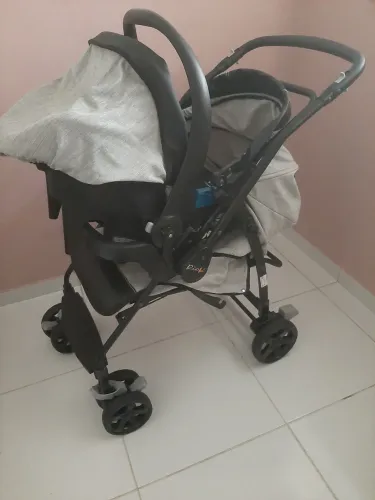 Carrinho e bebê conforto burigotto