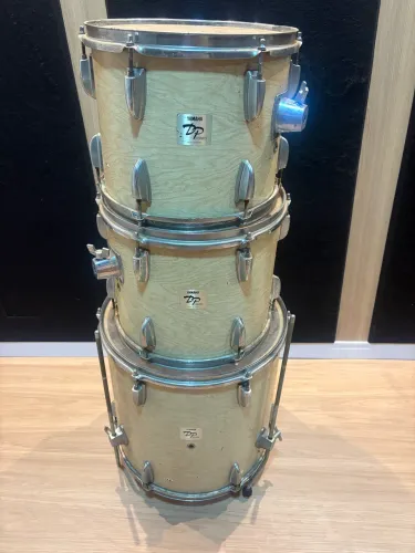 Bateria Yamaha 3 Peças Surdo e DoisTons 