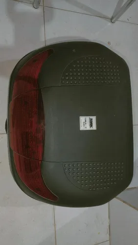 Baú de moto marca JBRK Smart Box 45L