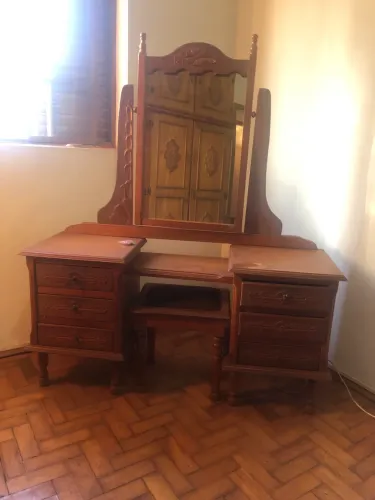 Penteadeira de Madeira Vintage