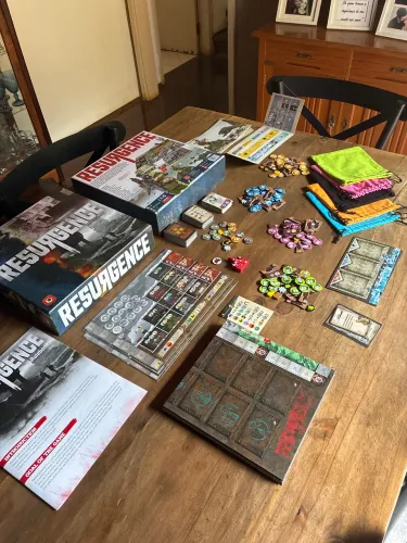 Jogo de tabuleiro Resurgence - com modo solo e expansão