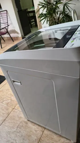 Máquina de lavar roupa Consul 14 kilos,sem nenhum risco,obs... precisa trocar o retentor.