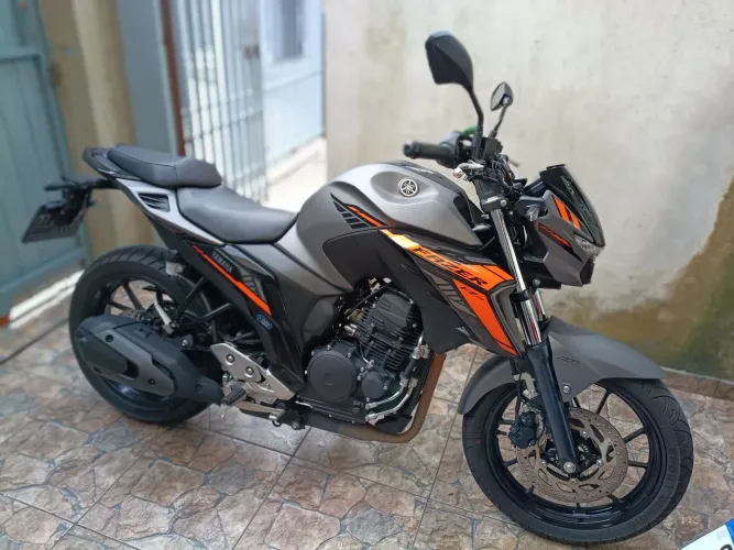 Fazer 250 connect impecável aceito carro