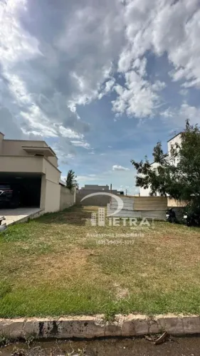 Lote no Condomínio Jardim Veneza