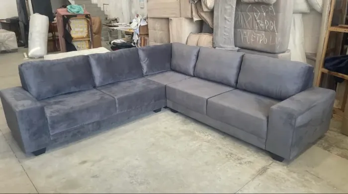 Sofá de canto novo 2,80 x 2,80 pra vender rápido