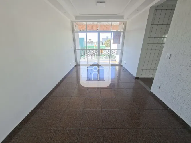 Apartamento bem localizado em avenida Bairro Brasil