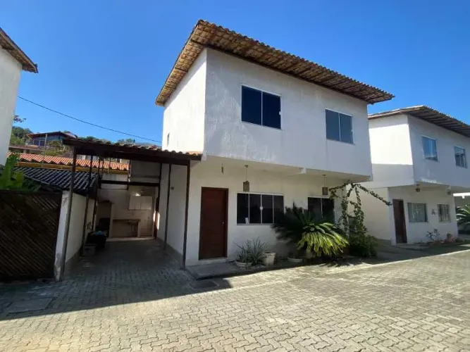 Raridade - Casa Duplex em pequeno condomínio