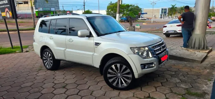 Mitsubishi Pajero HPE Full 3.2 4X4 T.i.dies. 5P AUT 2019