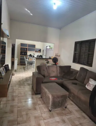 VENDE-SE CASA NA GUANABARA CF