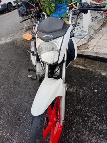 Vendo está moto documentos em dias ok