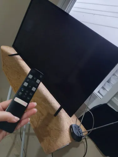 Tv TCL 32 polegadas Smart em perfeito estado , controle remoto funcionando perfeitamen