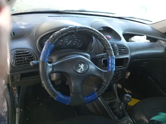 Peugeot 206 Selection/ Sensation 1.0 16V 3P 2001