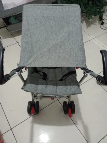 Vendo carrinho de bebê tipo guarda chuva