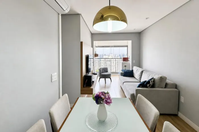 Apartamento para venda em Moema com 2 quartos, sendo 1 suíte, 54m²