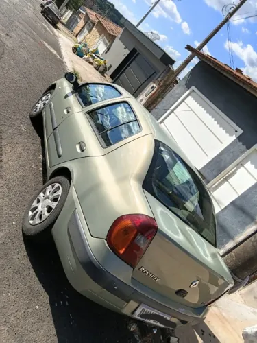 Renault Clio Sed.rt/privil.1.0/1.0 Hi-pow.16v 4P 2004