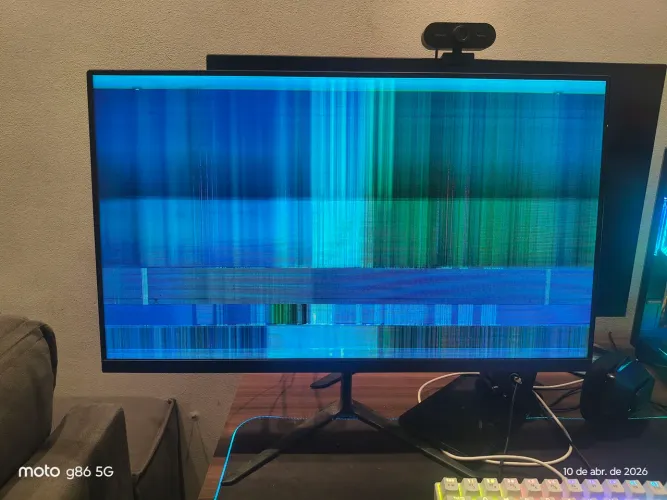 Monitor gamer estragado 