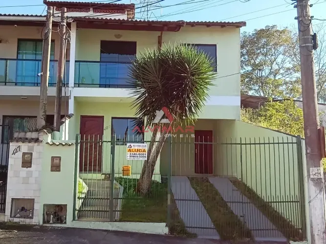 Casa com 3 dormitórios para alugar, 155 m² por R$ 3050,00 - Jardim Belvedere - Volta Redon