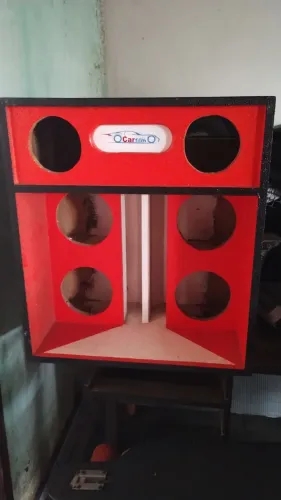 Vendo caixa de som automotivo vazia