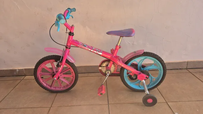 Bicicleta caloi Barbie  aro 16