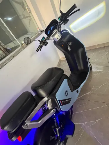 Moto elétrica quase nunca usada 6 meses de garantia