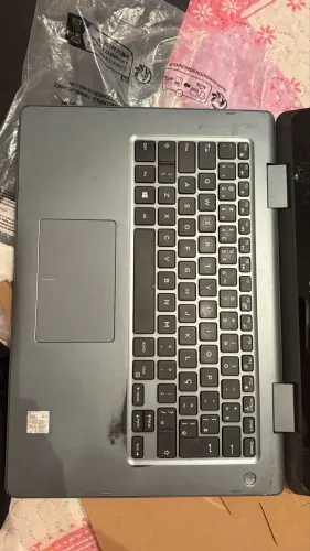 Notebook Dell inspirion 14 com tela quebrada mas ligando 