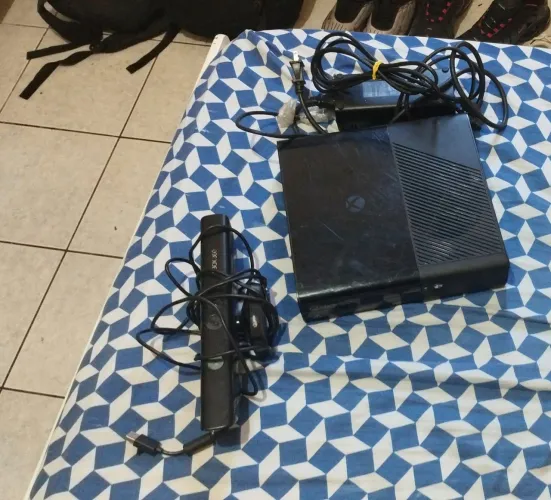 XBOX SUPER SLIM + JOGOS!