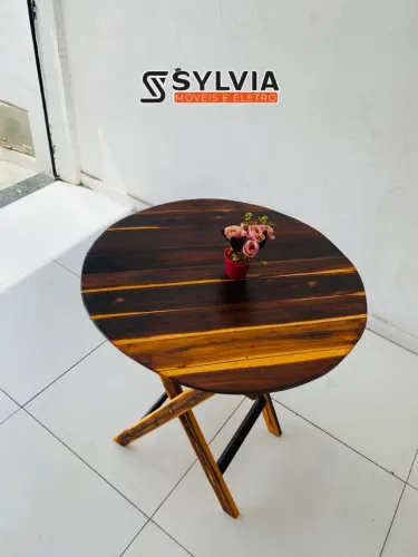 Mesa 70x70 redonda envernizada