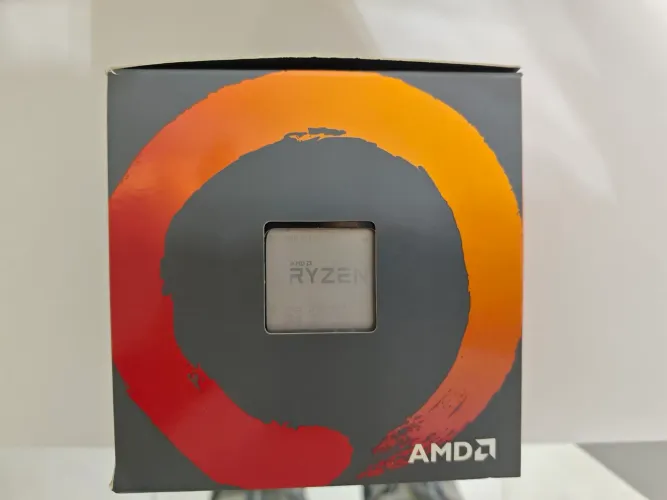Processador AMD Ryzen 7 2700X 8 Núcleos 16 Threads 4.35GHz Turbo AM4 - Usado