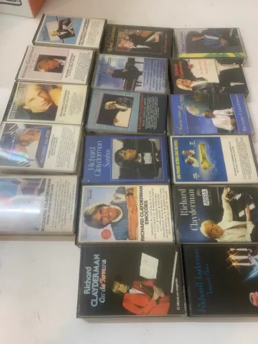 17 coleção de fitas cassete de áudio do pianista francês Richard Clayderman