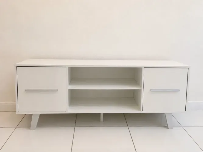 Rack Retrô Branco com 2 Portas e Nicho Central
