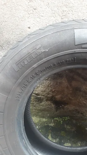 Pneu usado pirelli 225/75R16C