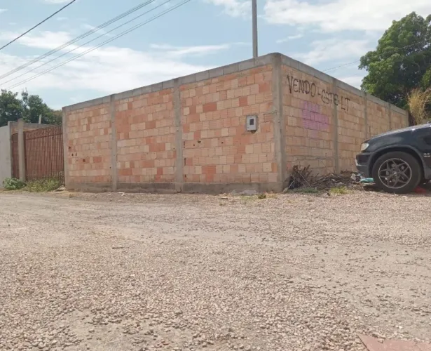 Vendo lote murado no Gama na quadra 01 do setor oeste na avenida contorno  aceito proposta