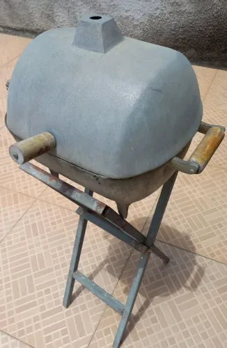 Churrasqueira (a bafo) com pedestal