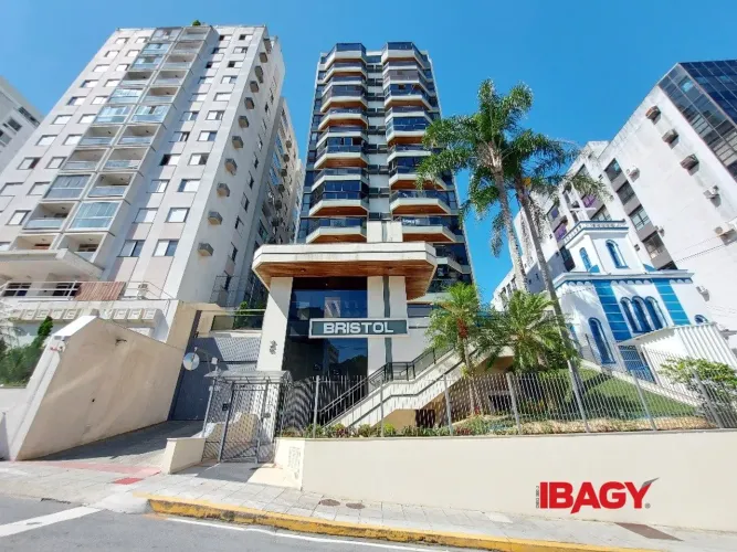 Excelente Apartamento 2 dormitório(s) em Centro - Florianópolis