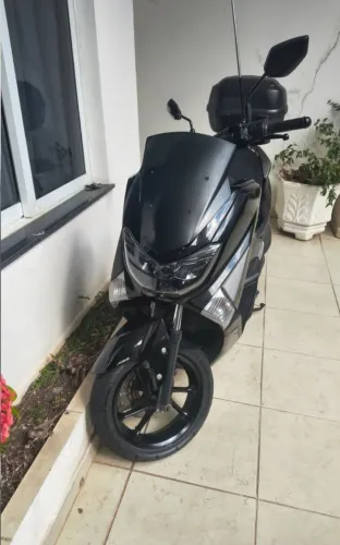 NMAX 160 PRETA POUCO KM