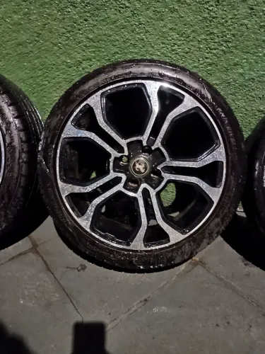 Roda aro 17 Sandero RS 4/100
