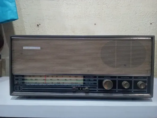 Radio antigo Philips