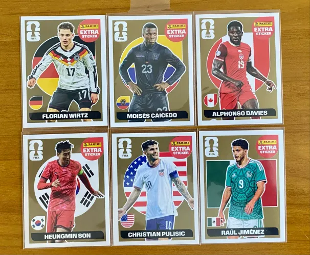 FIGURINHAS LEGENDS OURO