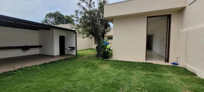 CASA LINEAR DE ALTO PADRÃO | 340 M² | 4 QUARTOS | 3 SUÍTES | 6 VAGAS | JARAGUÁ