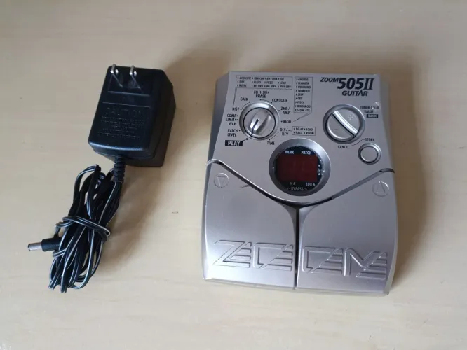 Pedaleira Zoom 505II