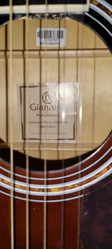Violão Giannini com cordas novas e nota fiscal