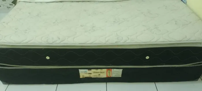 Vendo cama box casal