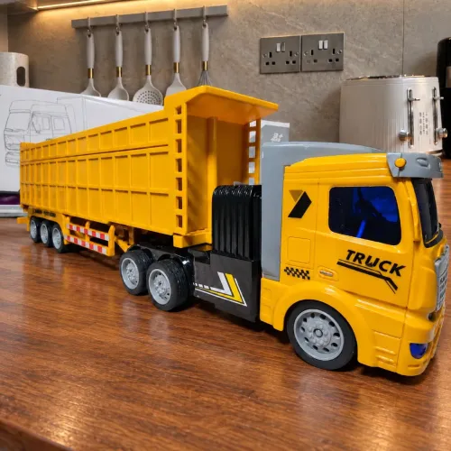 Caminhão de Controle Remoto 34cm | Carreta Articulada | Recarregável | LED | Novo