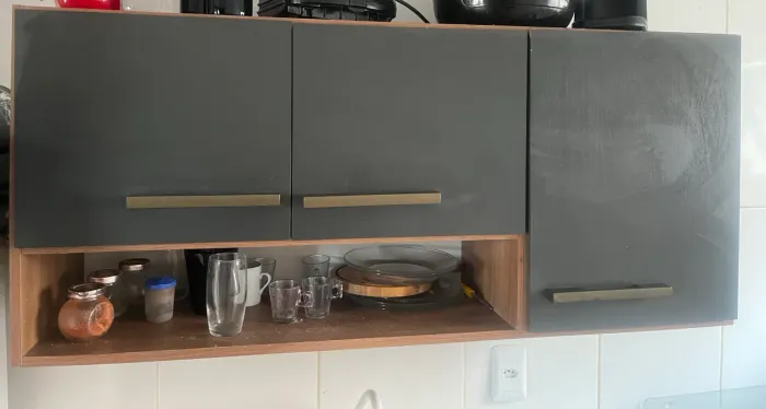 Armário de cozinha voador