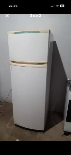 Vendo geladeira cônsul funcionando perfeitamente 