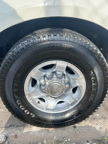 Jogo de rodas com pneus f-250