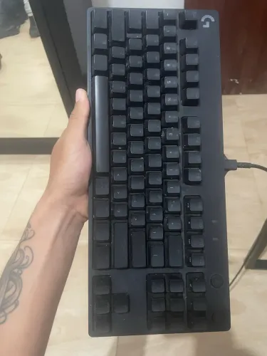 Teclado gamer logitech G pro