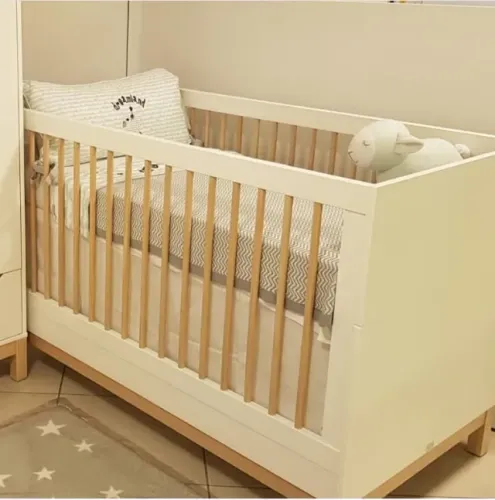 Conjunto de guarda roupa e berço Quater