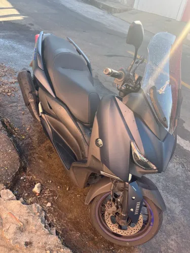 Yamaha XMAX 250 ABS 2022/2023 - Excelente estado