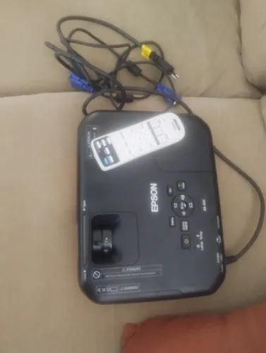 Projetor Data. Show profissional Epson Powrlite Eb-02 2600| com controle